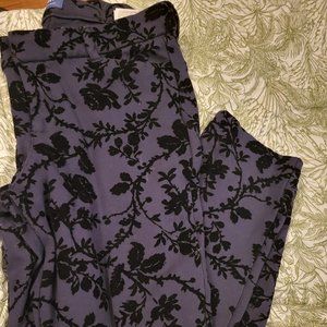 Women's Old Navy Velvet Print Pixie Pants size 8